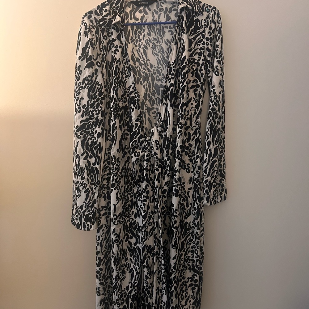 This beautiful dress is to big for me